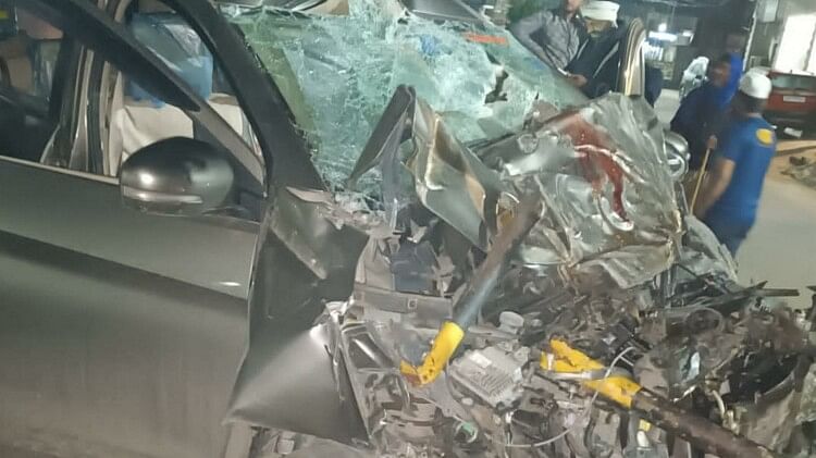 (Durghatna men yuvakon ki maut) Rishikesh: मुनिकीरेती के पास दर्दनाक हादसा, अनियंत्रित होकर कार खाई में गिरी,  दो सगे भाइयों की मौत - Car Accident In Rishikesh Muni Ki Reti Vehicle  Uncontrolled Fell Into The Ditch Death