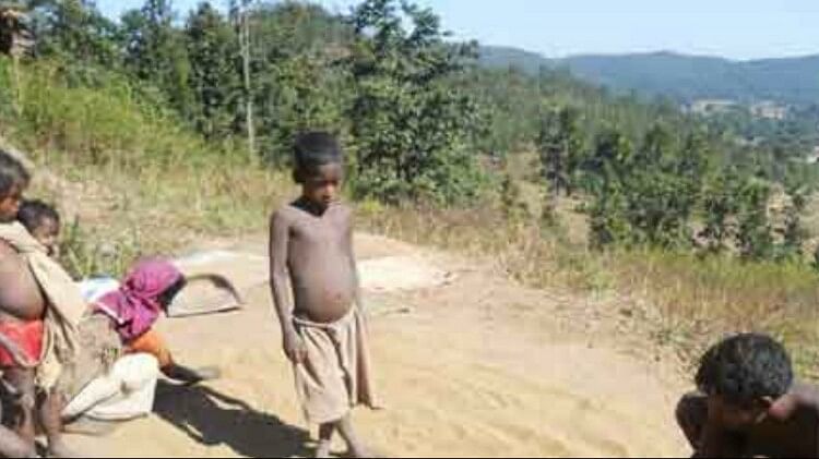 protected tribe Pahadi Korwa family commits suicide in chhattisgarh jashpur