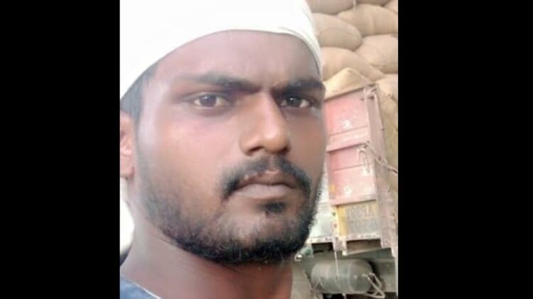 Bihar :पति नहीं हैवान कहिए...हसुआ-बेलन से मारा, फिर खींचते हुए छत पर ले  जाकर प्राइवेट पार्ट में डाल दिया रॉड - Crime Against Women In Bihar:  Husband Inserted Rod In Genitals Of