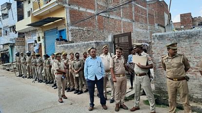 Heroin smuggler Sarfaraz Ansari house worth Rs 2 crore attached by ghazipur police