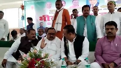 Bihar : JDU के विधायक के बिगड़े बोल, कहा- मुख्यमंत्री नीतीश कुमार का विरोध करने वालों का गर्दन उतार दूंगा बिहार: जदयू विधायक के बिगड़े बोल, कहा- मुख्यमंत्री नीतीश कुमार का विरोध करने वालों का गला काट दूंगा