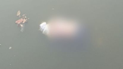 dead body of an unknown girl was found in Govindkund possibility of murder and dumping in mathura