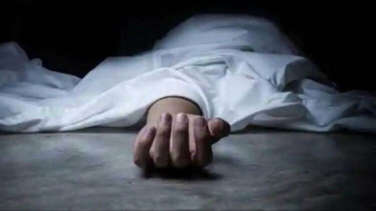 Jagdalpur News : फिरंता बाजार में मिला बुजुर्ग का शव, कार्टून बेचकर करता था गुजर-बसर