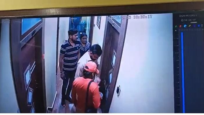 Another CCTV footage of Akanksha Dubey case came, that day the door of room number 105 opened like this