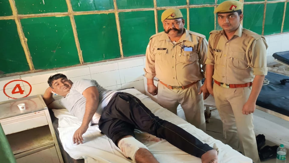 police arrested crook carrying reward of twenty five thousand During encounter in Mainpuri
