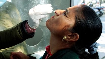 Covid: 11 राज्यों में फैला कोरोना, एक हफ्ते में सभी सैंपल नए स्वरूप जेएन.1 के मिले; जीनोम सीक्वेंसिंग पर जोर Covid-19 Cases increase in 11 states all samples found positive with JN.1 variant more genome sequencing