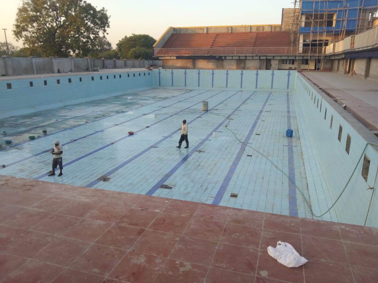 Swimming pool ready for international competition, one thousand tankers will be used to fill water