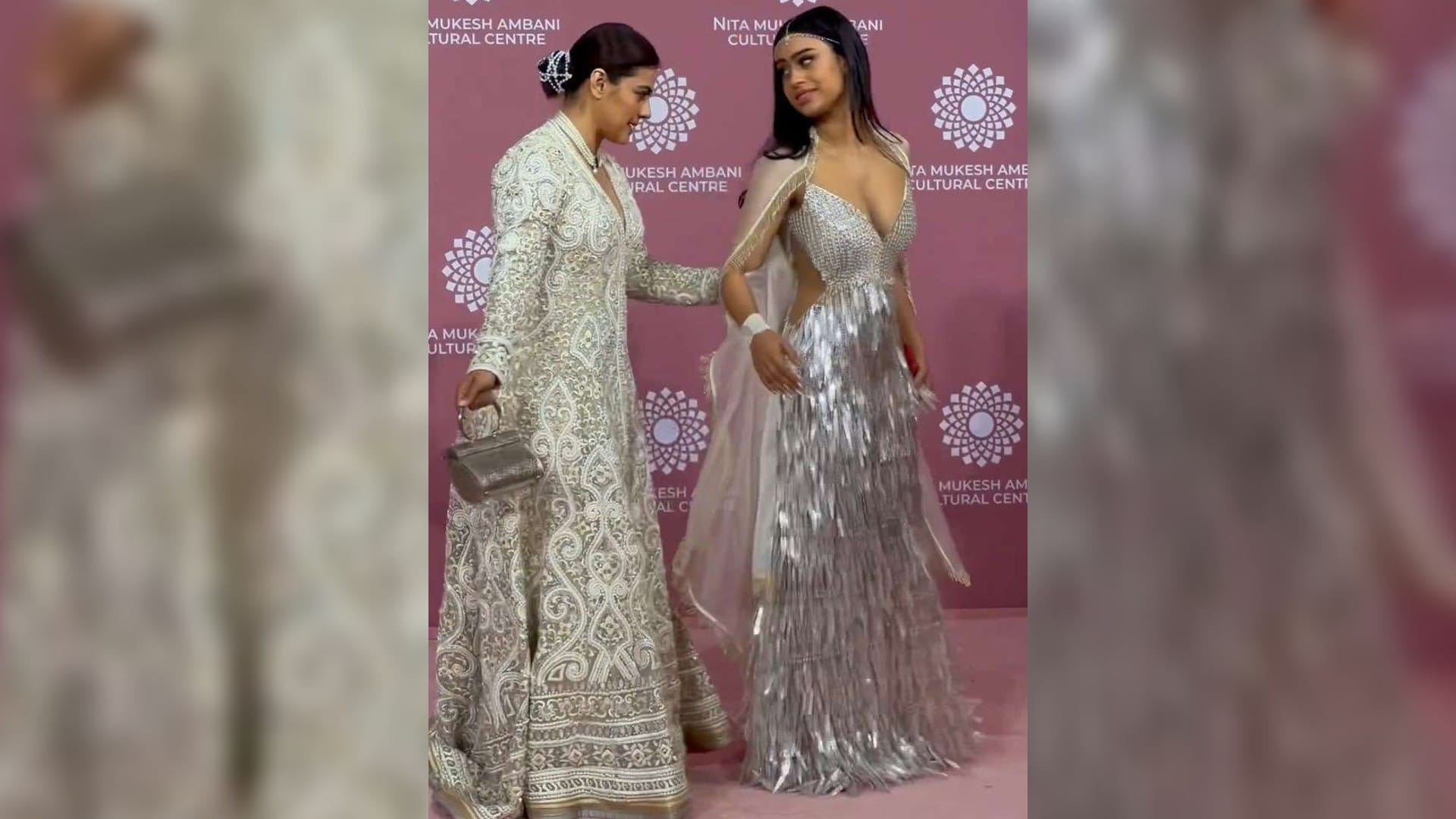 Nysa Strange Behaviour with mother Kajol kept on camera fans got angry said she always embarrasses her mother