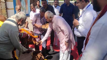 Dr. Mohan Bhagwat in Chitrakoot, Jalabhishek in Shiva temple
