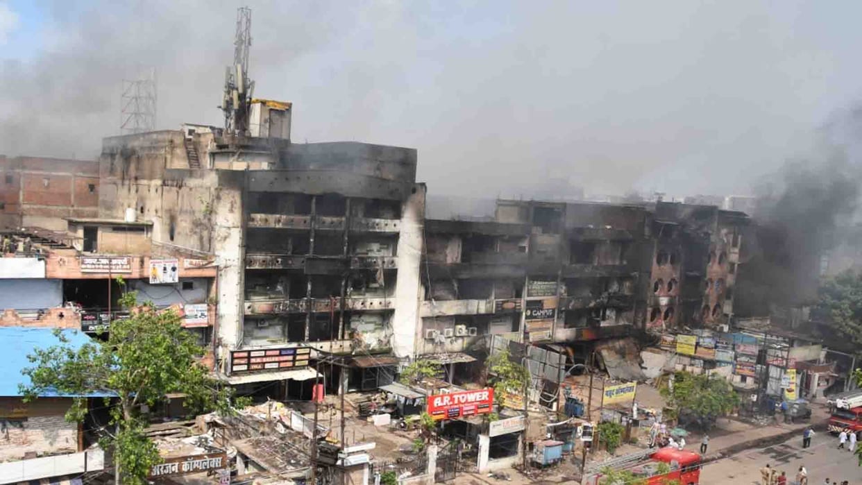 Complex fire: Cracks in walls, roofs bent, two buildings may collapse anytime