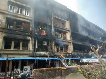 Negligence exposed in Kanpur fire, wholesale market was burning, those giving instructions were missing