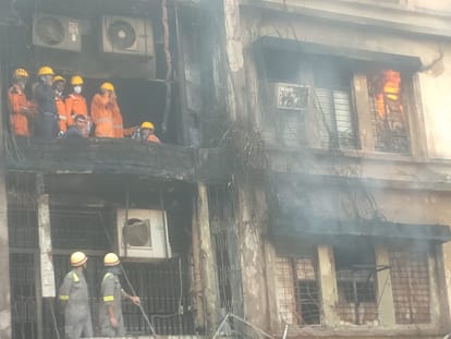 Kanpur fire, Fire extinguished after four days, NDRF and SDRF have not been relieved