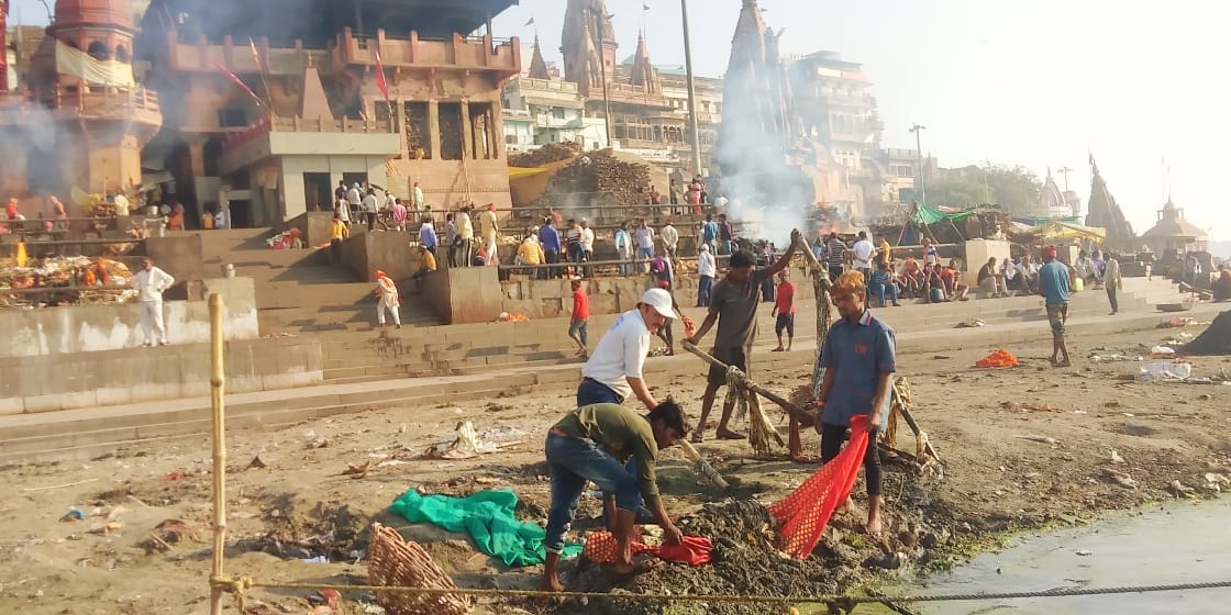 Cleanliness drive at Moksha Dham Manikarnika crematorium, Namami Gange appeals to the people at the ghat