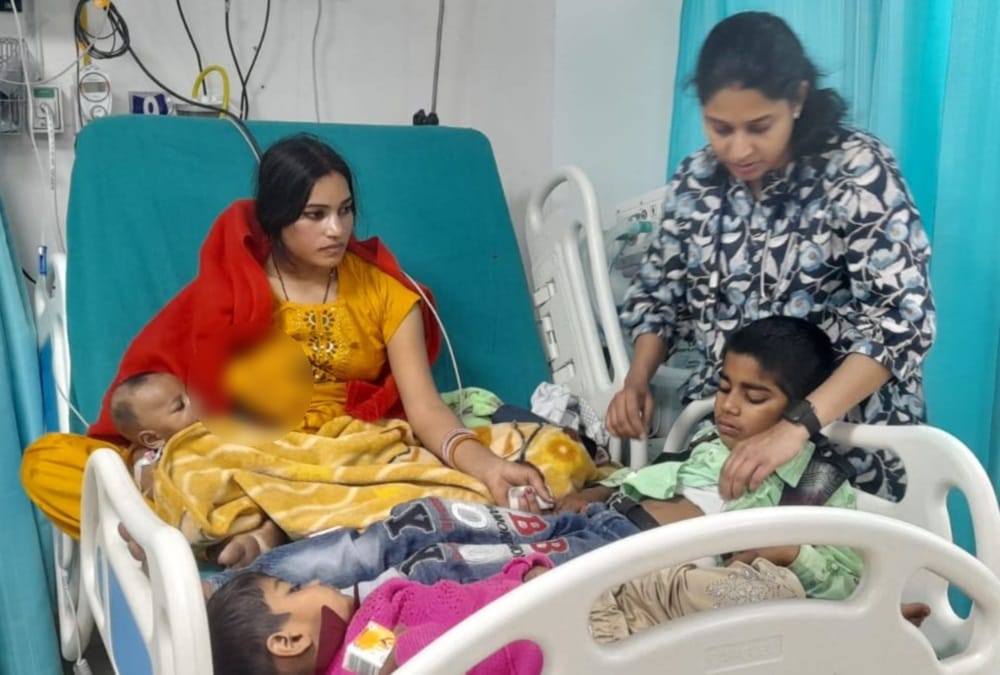 Mussoorie Bus Accident: Injured Mother Told Aap beeti and struggle for save her Three Children