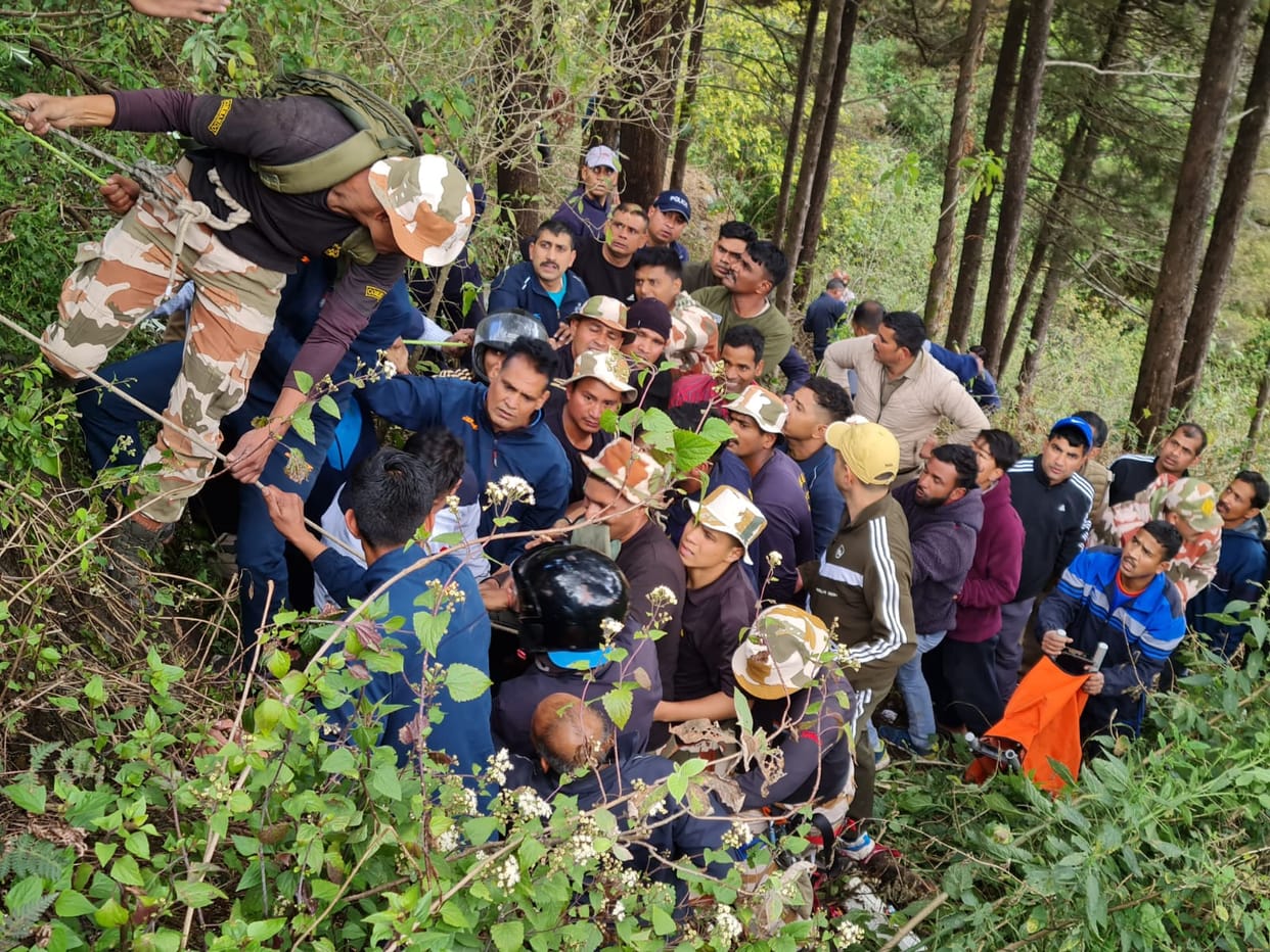Mussoorie Bus Accident News: ITBP Soldier Saves 38 Passengers Life by Rescue from Ditch Photos