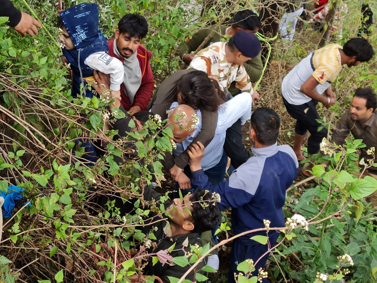 Mussoorie Bus Accident News: ITBP Soldier Saves 38 Passengers Life by Rescue from Ditch Photos