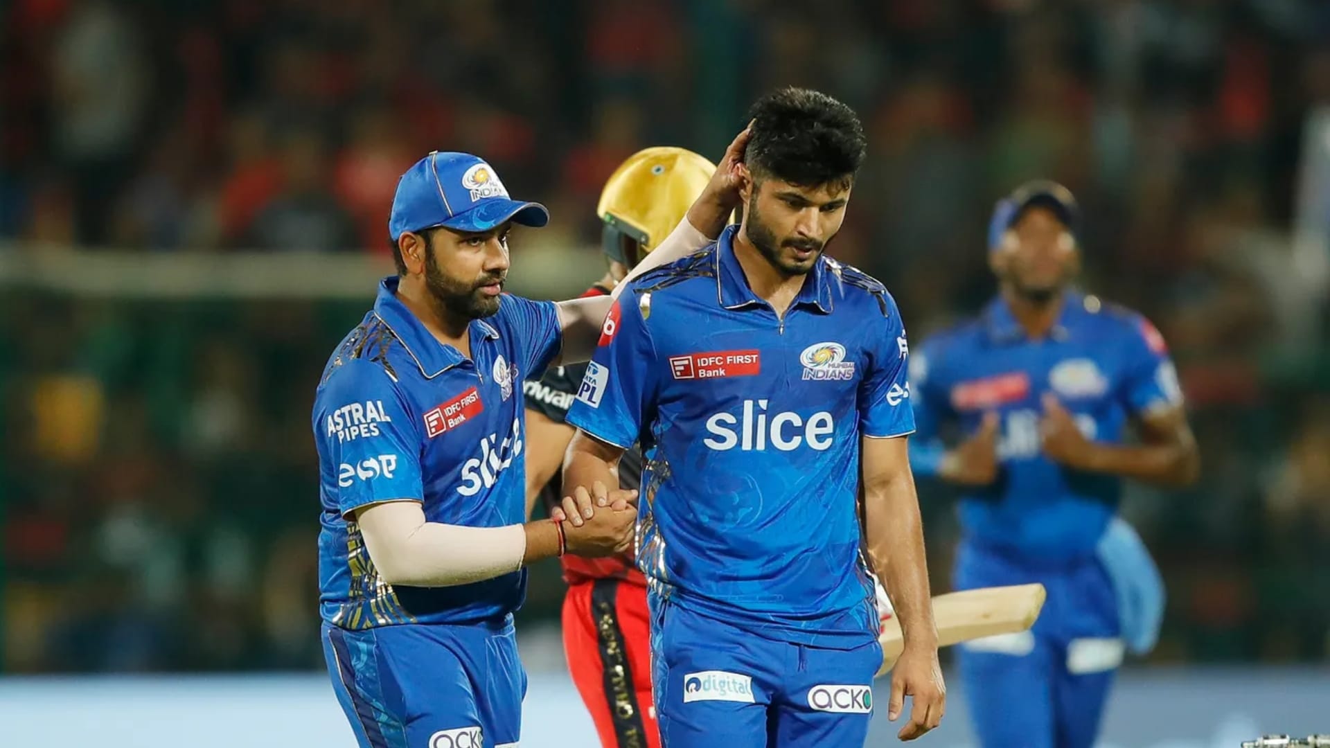 RCB vs MI IPL 2023 Royal Challengers Bangalore beats Mumbai Indians Virat Kohli Faf du Plessis News in Hindi