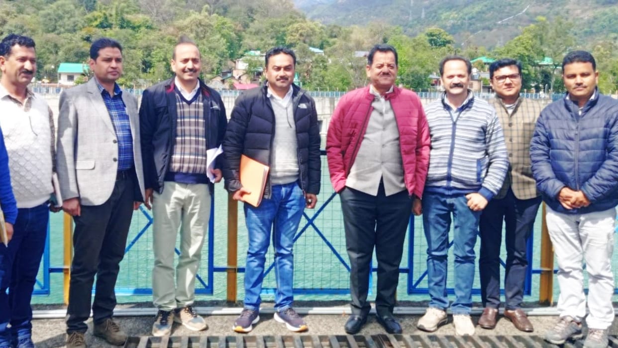 chief parliamentary secretary sunder singh thakur visited 100 megawatt Uhl stage-III hydropower project