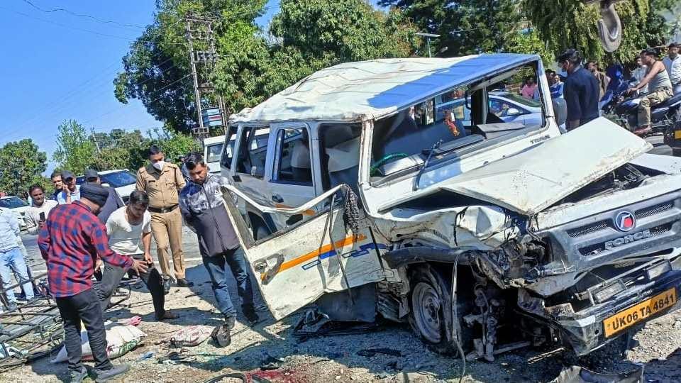 Uttarakhand Accident News: Two Car Collision on Sitarganj road driver died See Photos