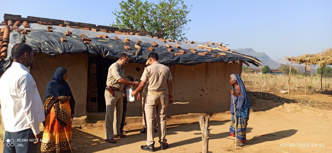 Took the life of his wife by beating her with a stick Incident of Korchi village of Duddhi Kotwali area