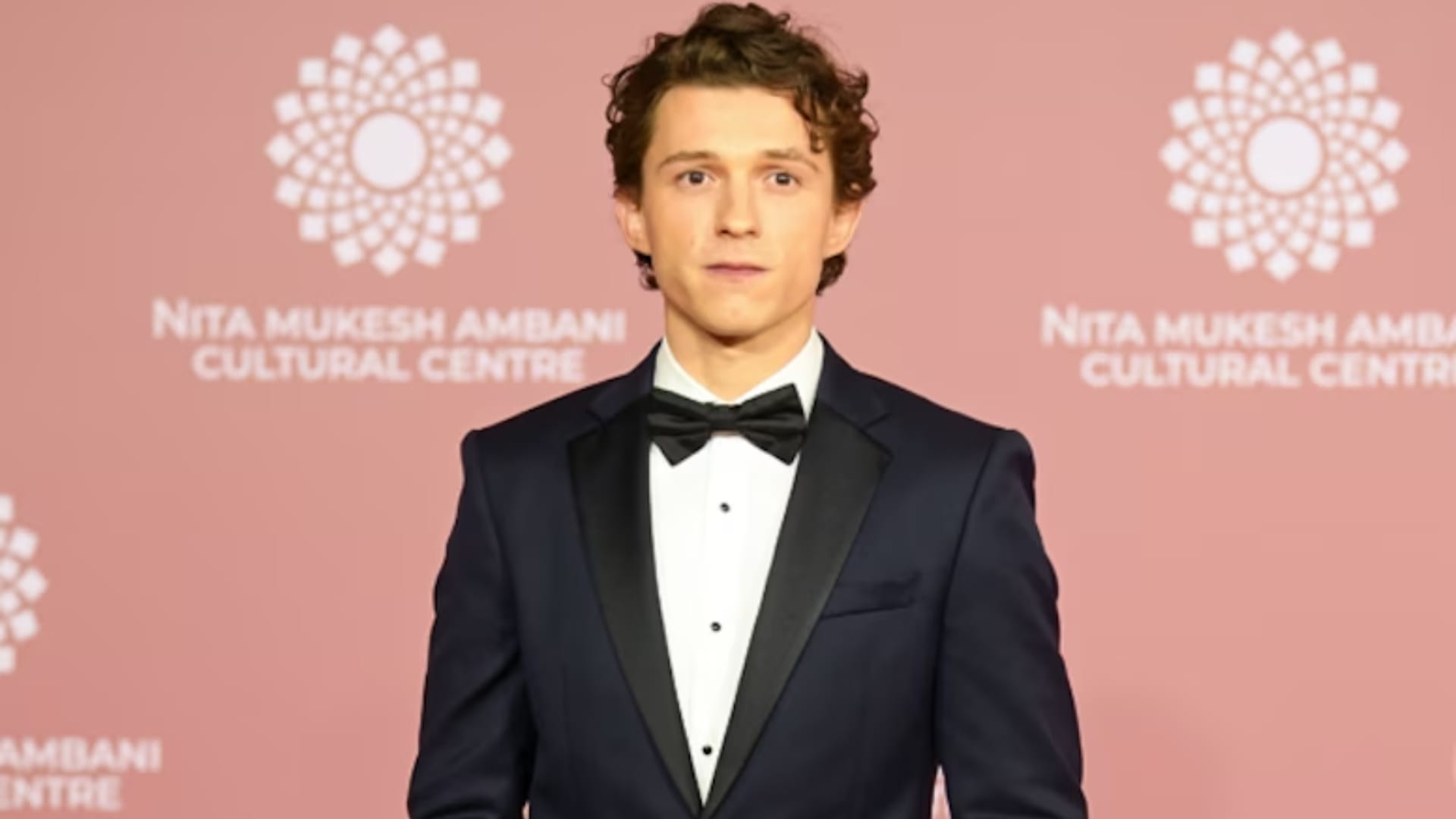 Hollywood Actor Of Spider Man Tom Holland Meet Mukesh Ambani At NMACC Said Thank you For inviting