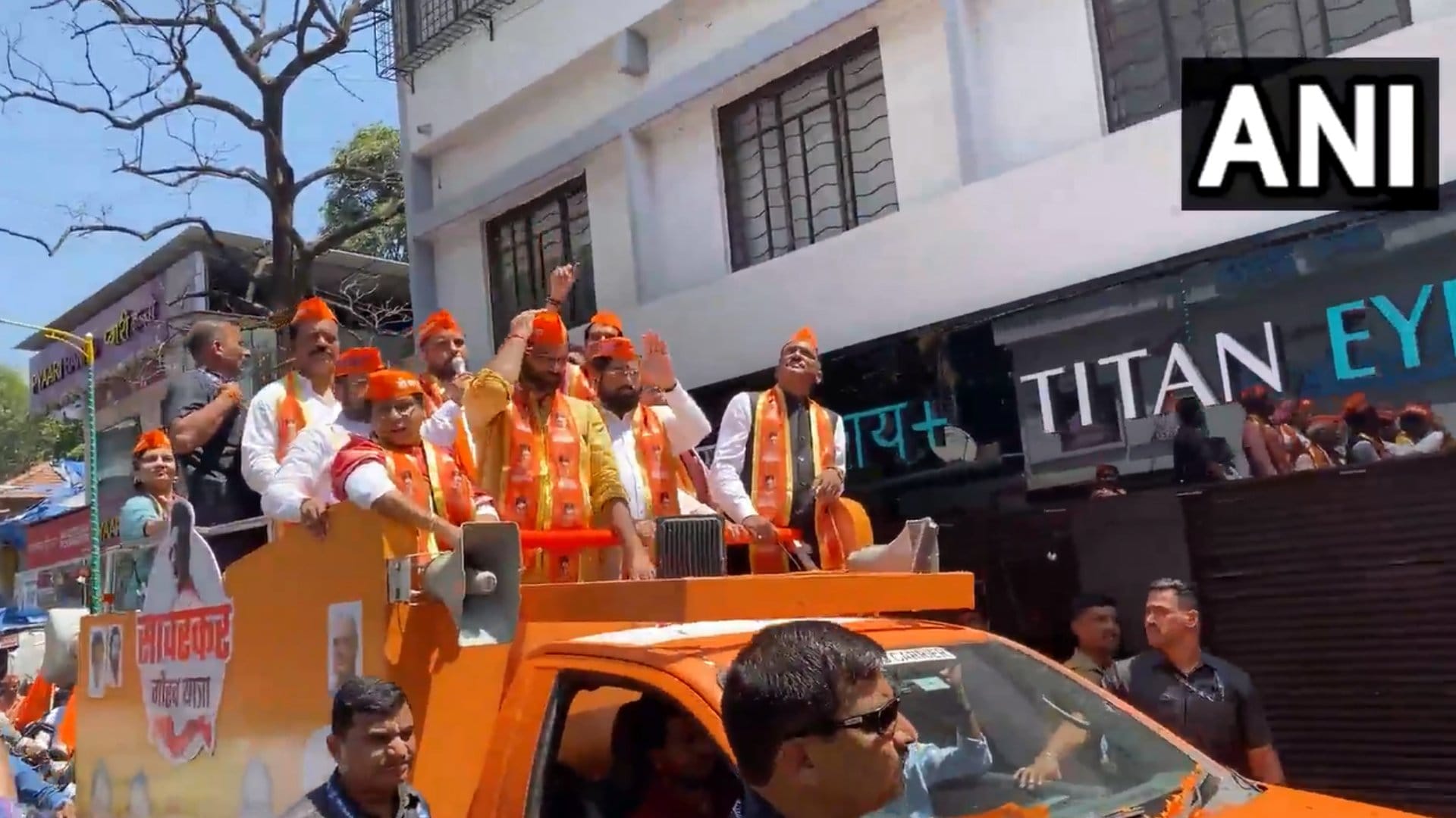 वीर सावरकर गौरव यात्रा में शामिल हुए सीएम शिंदे