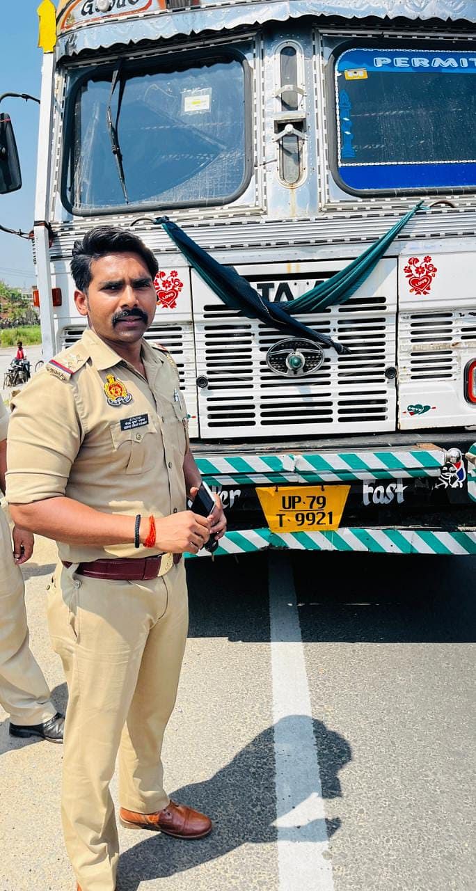 Varanasi Two Smugglers Running Away With Cattle In A Container Were ...