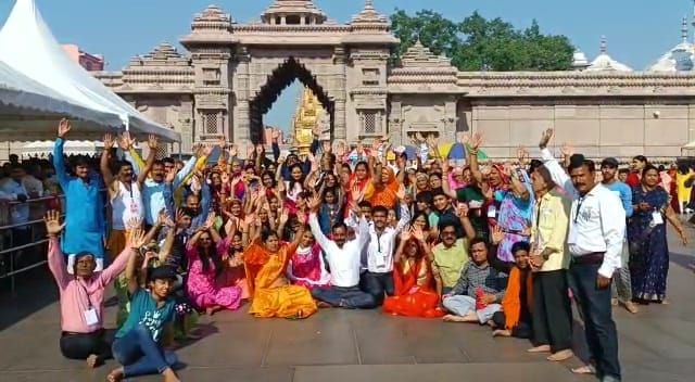 Jai Jai Mahakal chanted in Kashi Vishwanath Dham shipra River water offered to Baba