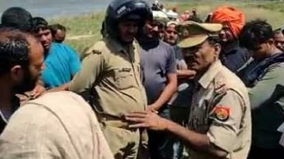 girl drowned in  Ganga during bath in chandauli her elder sisters were left crying