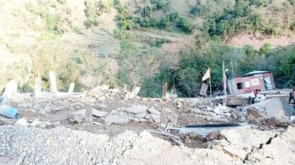 petrol pump collapsed in Kunihar-Nalagarh road solan himachal pradesh