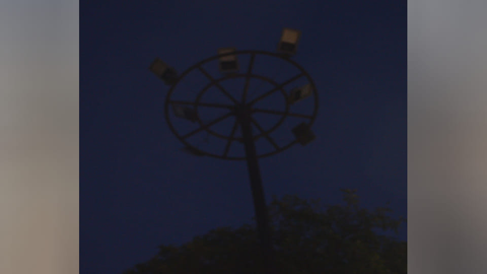 Passengers getting looted due to failure of street lights from highway to posh colonies in Agra