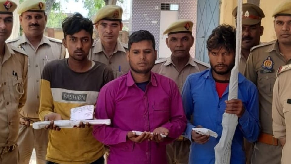 Police arrested three thieves in Bareilly