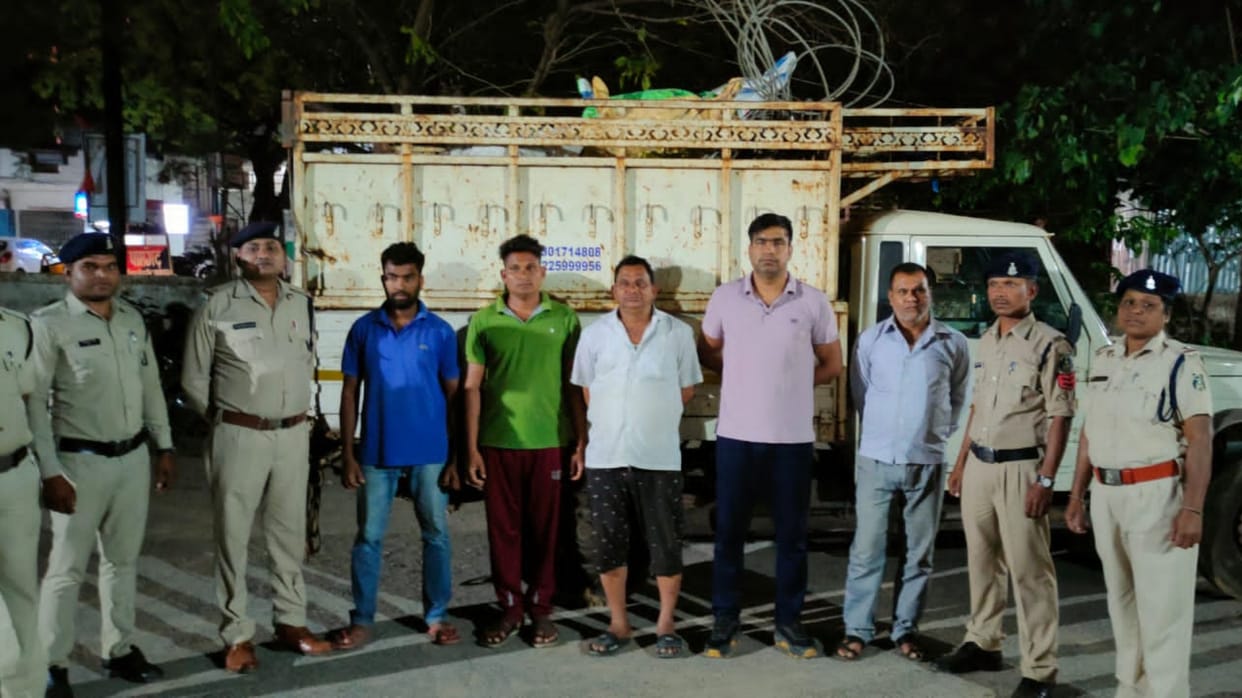 Five including junker arrested for stealing wire from electric pole in jangir-champa