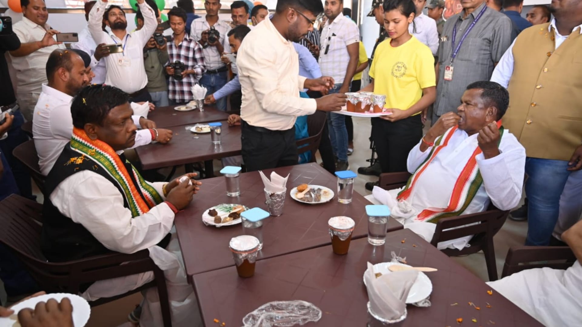 chhattisgarh excise minister kawasi lakhma inaugurated millet cafe 'Sehat Bazar' in balrampur