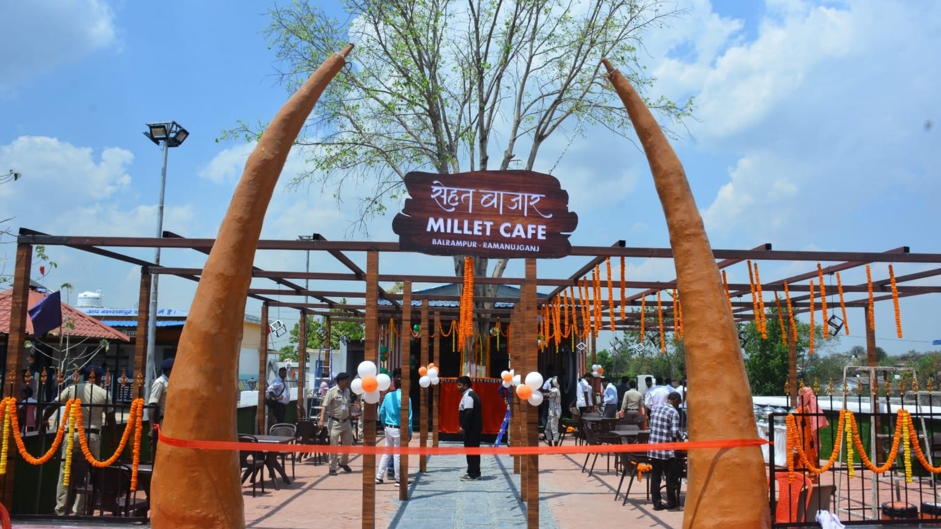 chhattisgarh excise minister kawasi lakhma inaugurated millet cafe 'Sehat Bazar' in balrampur