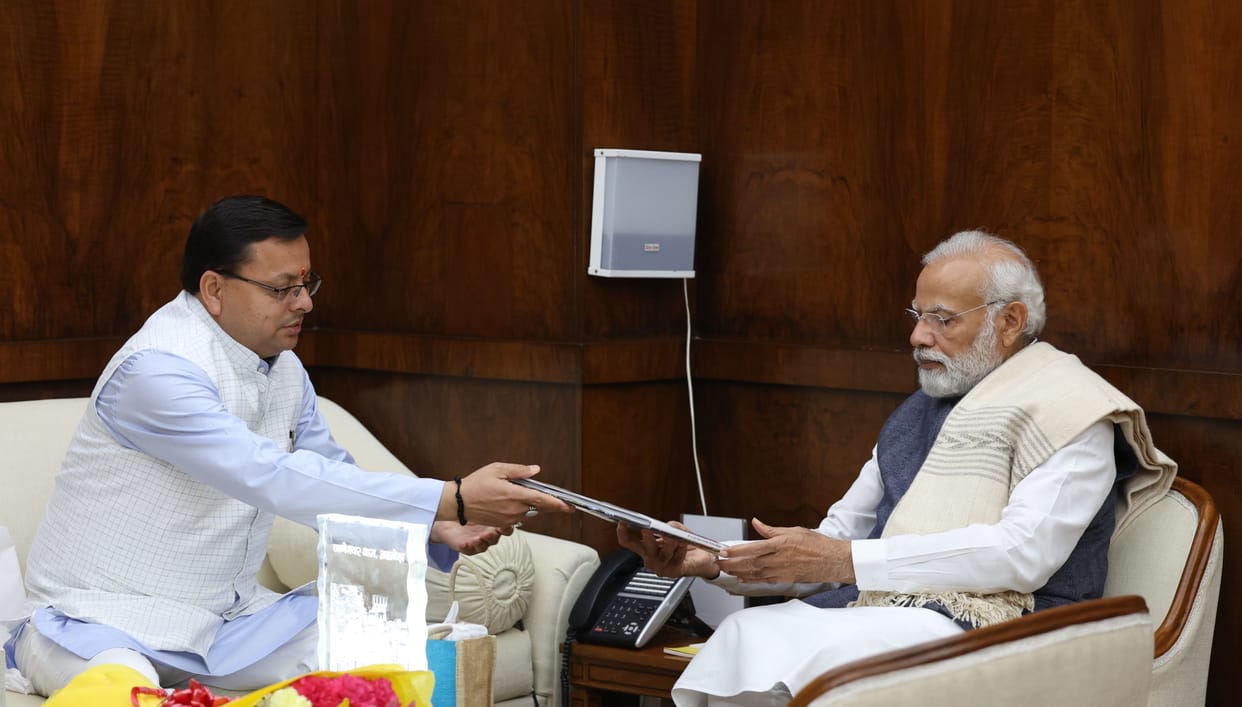 CM Pushkar Singh Dhami met Prime Minister Narendra Modi in New Delhi read more updates in hindi