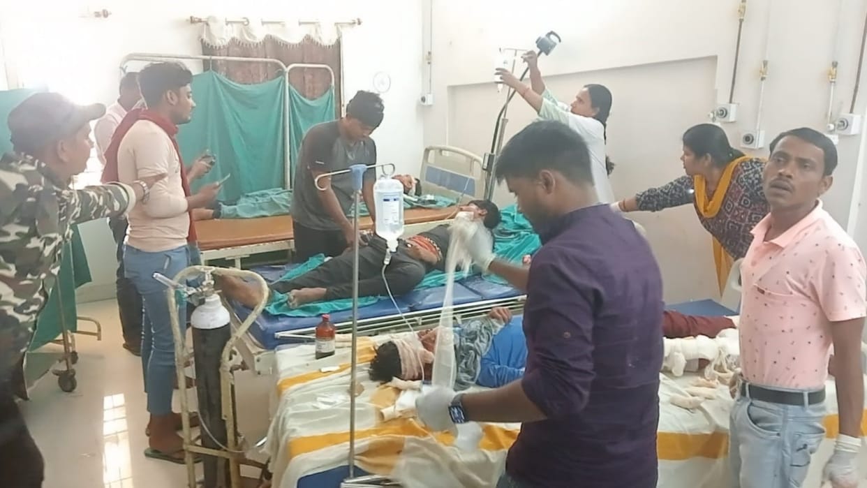 Fierce collision between bike and auto in Madhepura, two people died, three seriously injured