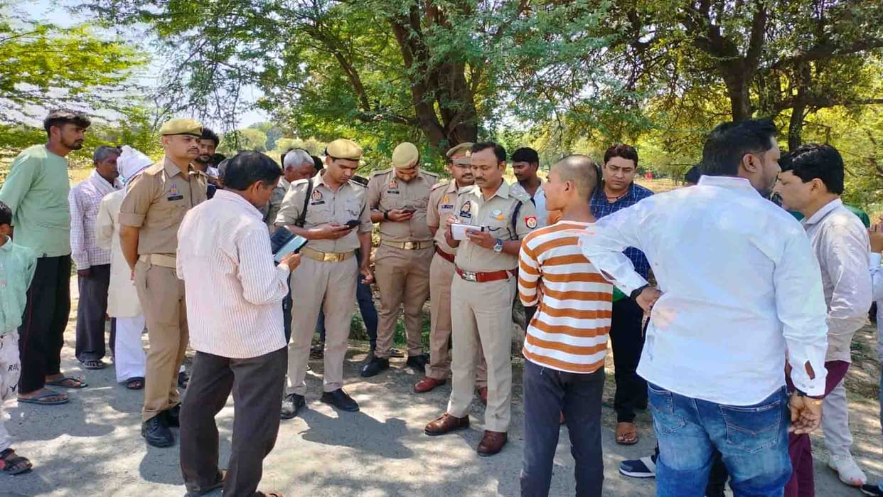 Auraiya: Bike riders shot a young man going to the temple with his friends