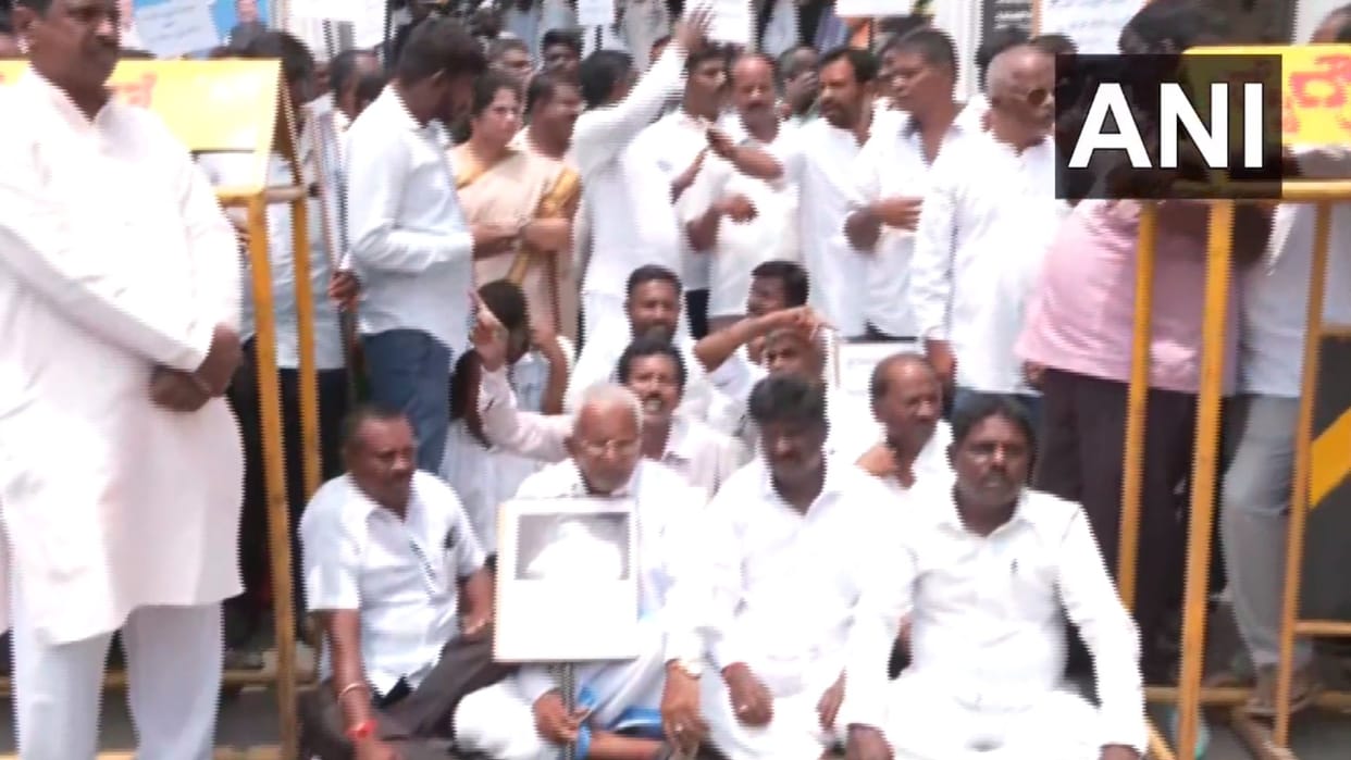 karnataka assembly election congress workers leaders protest outside party office for ticket demand