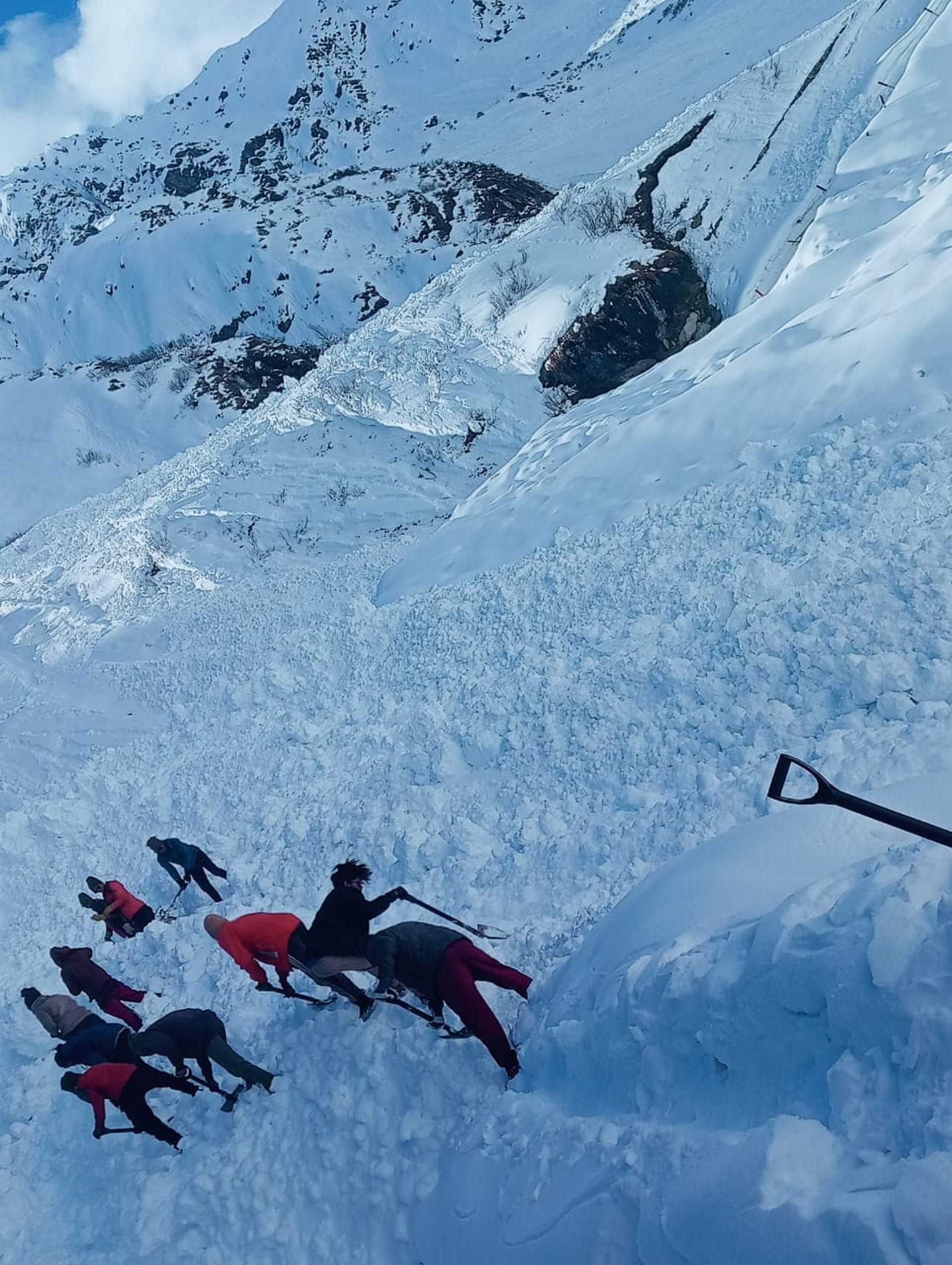 kedarnath Yatra 2023 Counting days for yatra continuous snowfall in Dham read more Updates in hindi