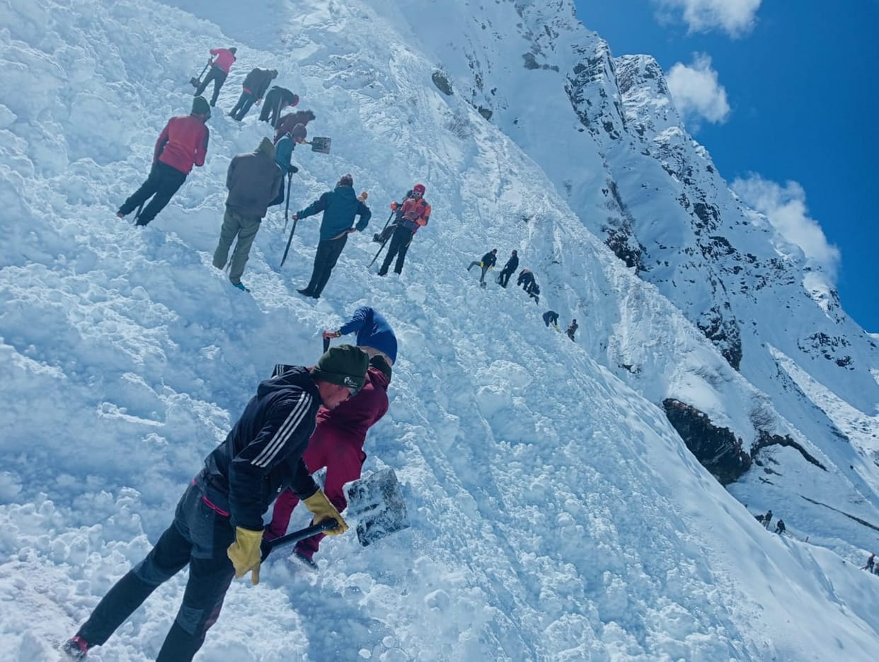 kedarnath Yatra 2023 Counting days for yatra continuous snowfall in Dham read more Updates in hindi