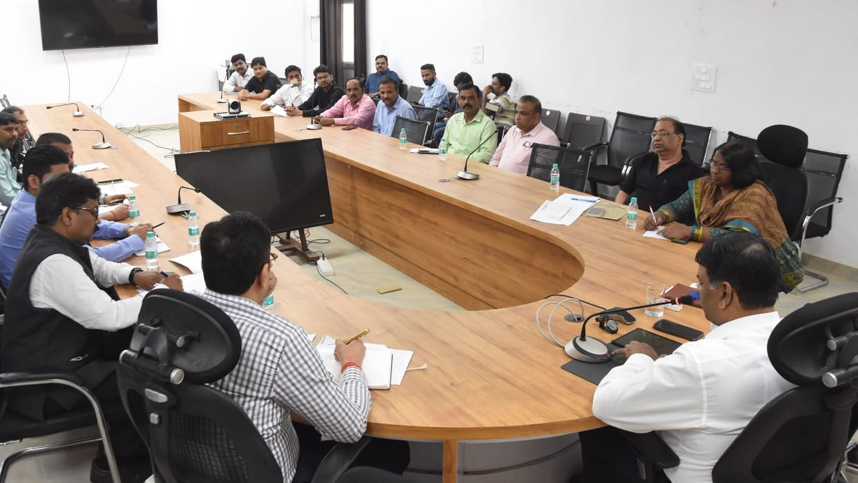 DM ordered schools for traffic aggangements in Lucknow.