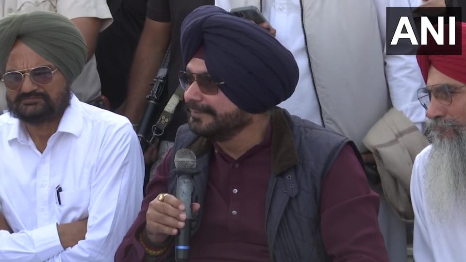 Navjot Sidhu to meet parents of Singer Sidhu Moosewala in village Moosa of Mansa all update