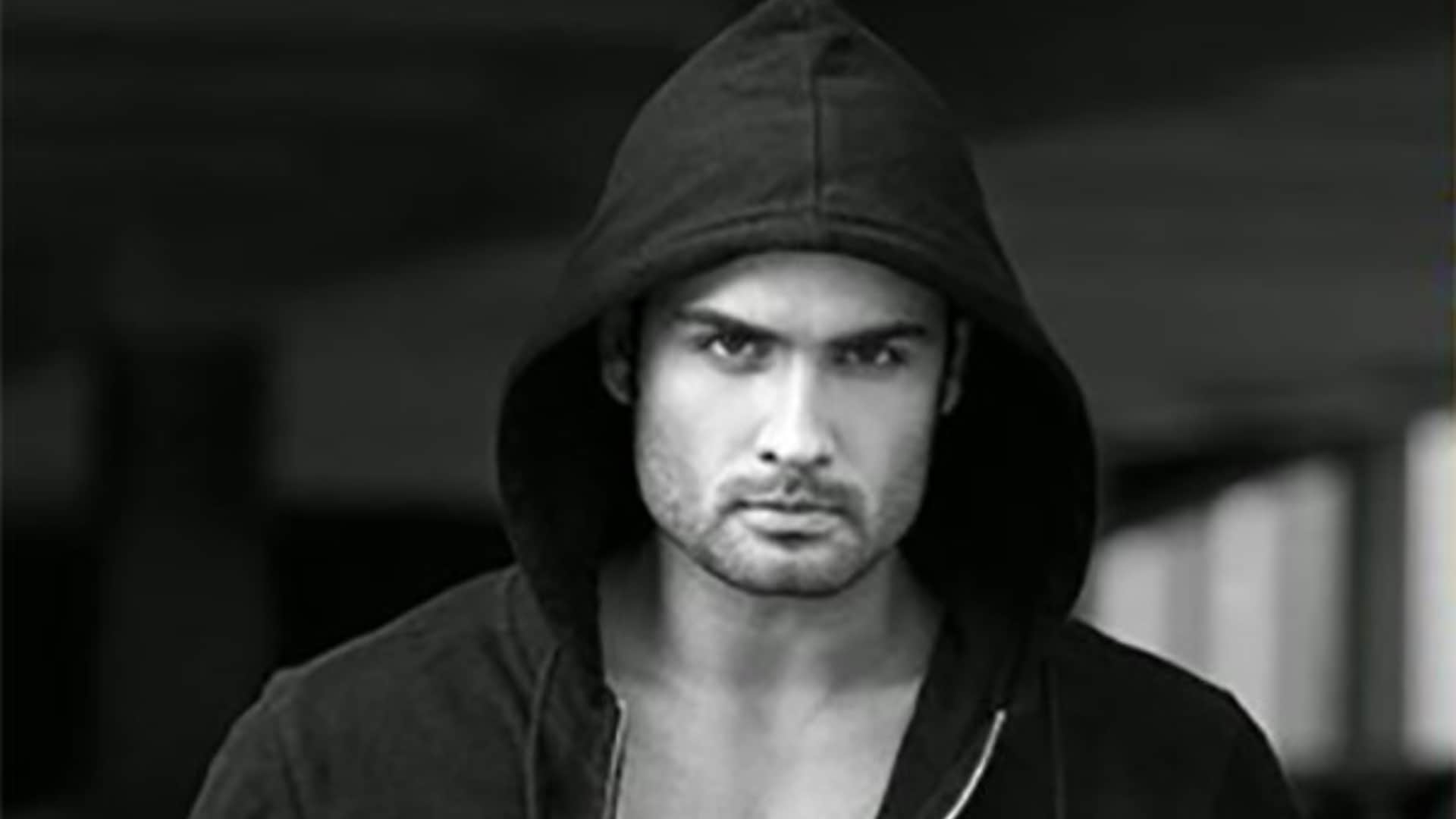 Vivian Dsena Went To Abu Dhabi In Ramadan Month For Reading Tarawih Actor express Happiness