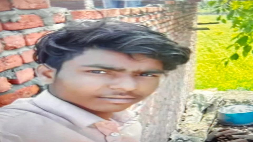 Bike rider Youth killed in collision with unknown vehicle in Pilibhit