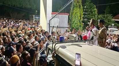 Haldwani:  Locals protested against offering namaz basement house