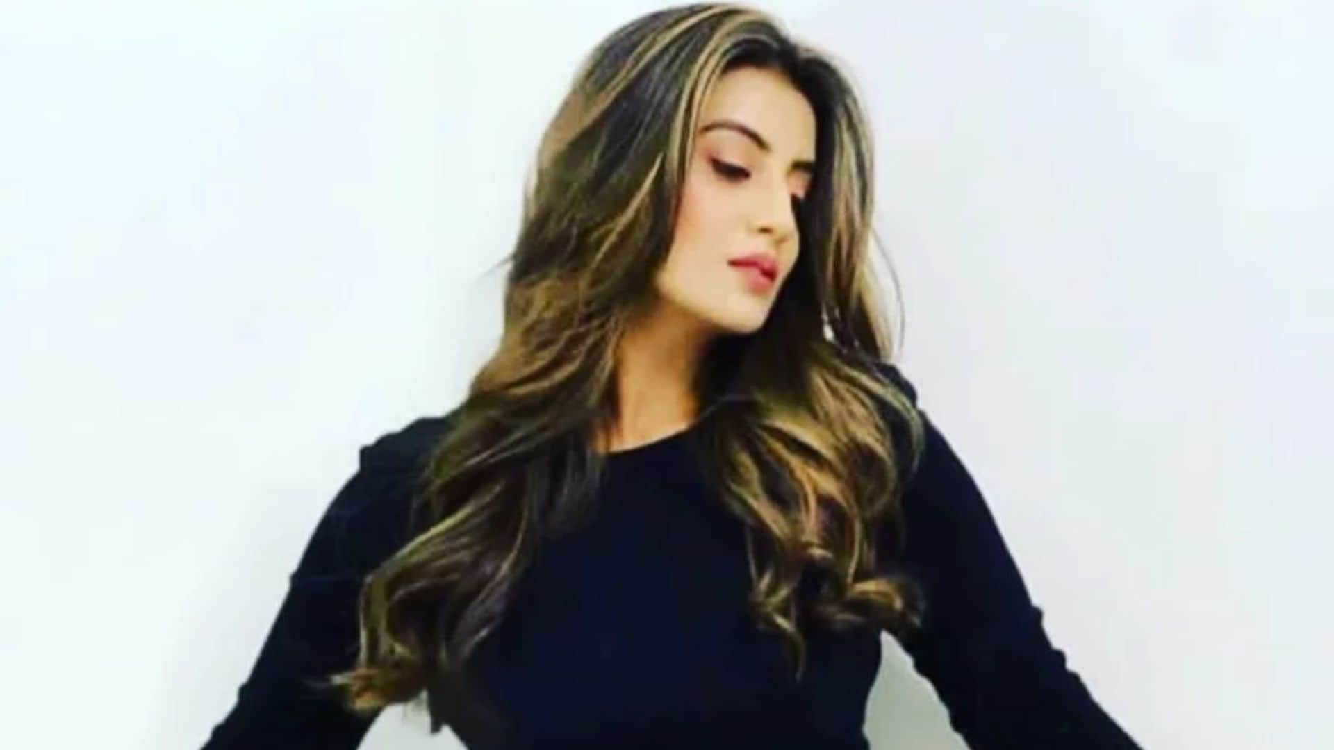 Akshara Singh and Manoj Matlabi New Song Akhiyan Ghayal Kare released and goes viral on Internet