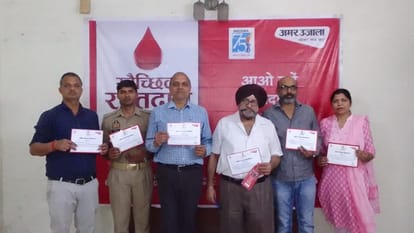 30 people donated blood in Amar Ujala blood donation camp in Bareilly