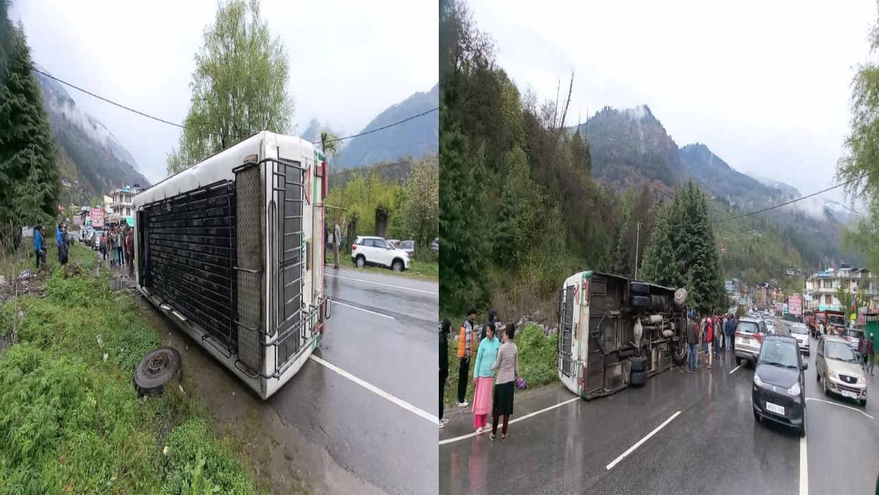 HRTC bus overturned on Kullu-Manali highway, passengers injured