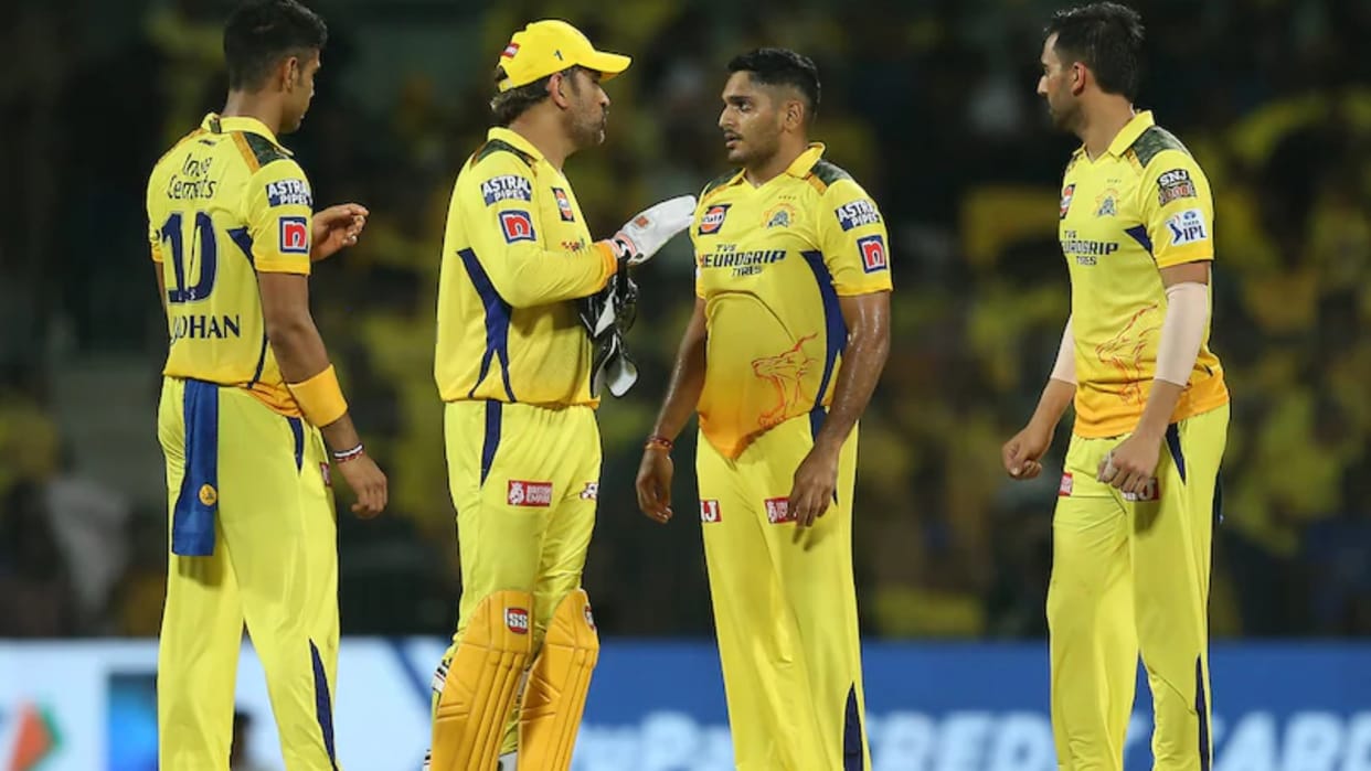 IPL 2023: MS Dhoni furious at Tushar Deshpande no-ball, Confronts him after  match, VIDEO